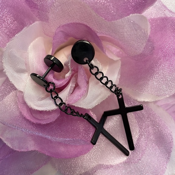 Earring - Picture 3 of 5